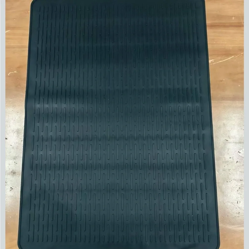 Premium Black Dog Grooming Mat - Non-Slip Pet Grooming Surface C5